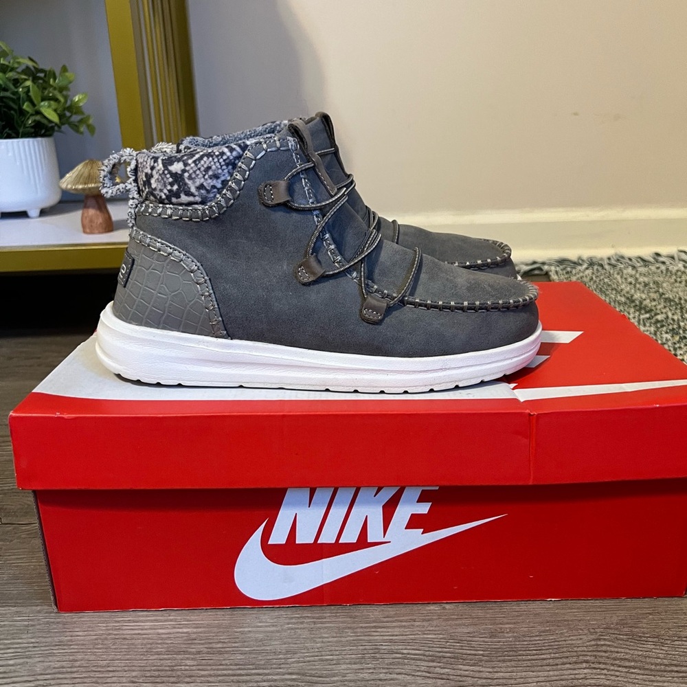 Hey Dude Women’s Eloise Recycled Leather Granite Grey 121893390 - Picture 3 of 7